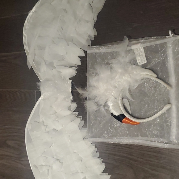 Swan Princess costume size 5t - Picture 4 of 4